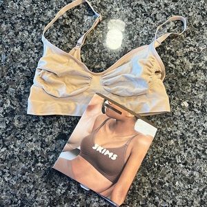 Brand new Skims Sculpting Bralette size 2X/3X in Mica.